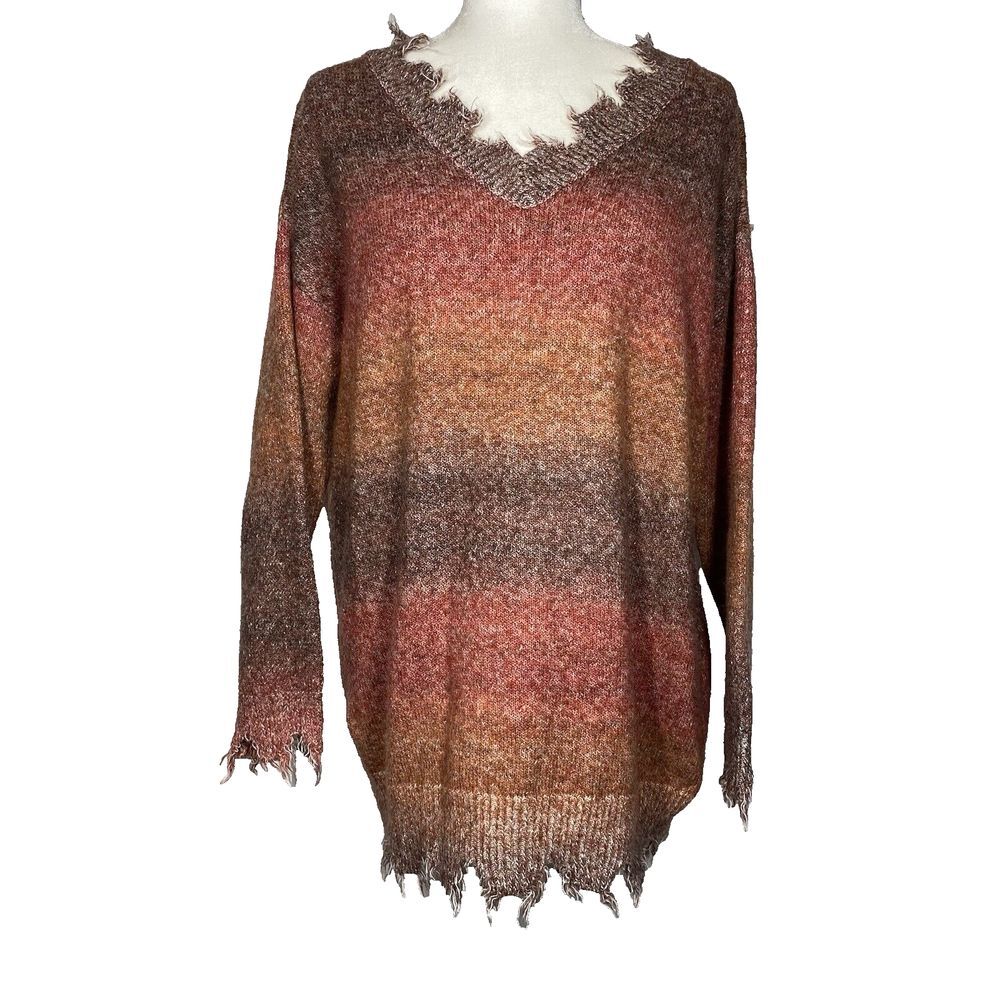 CY‎ Distressed Sweater Womans Large Vneck Long Sleeve